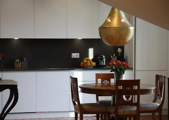 Al Ciani Balcony Apartment